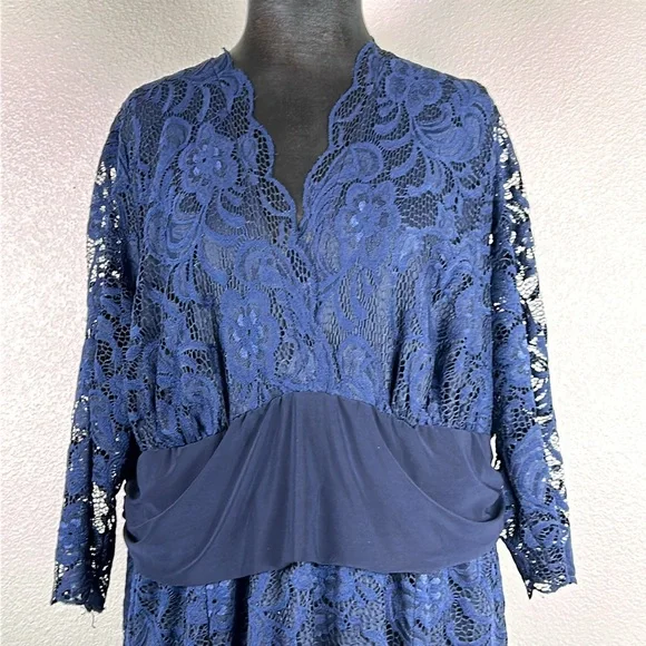 Kiyonna Nocturnal Navy Maxi Screen Siren Lace Formal Evening Gown Size 2X(18-20) - Picture 6 of 16